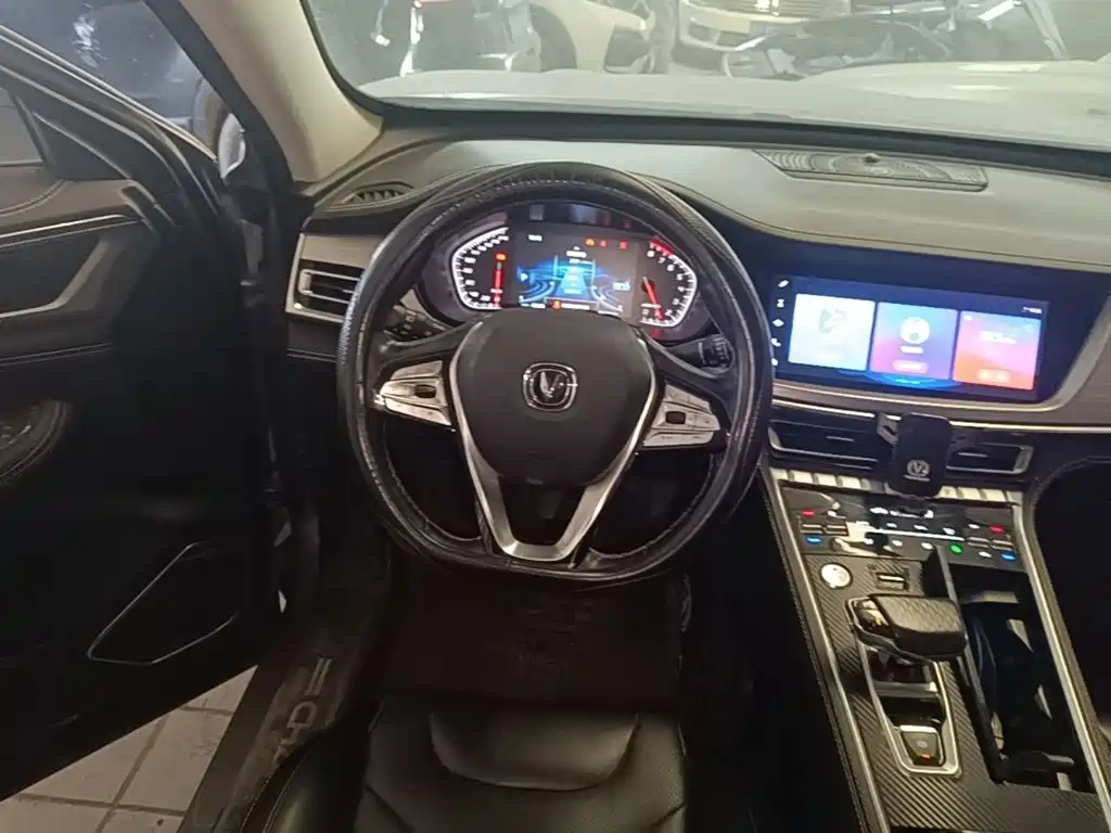 Changan CS85 COUPE — фото 11