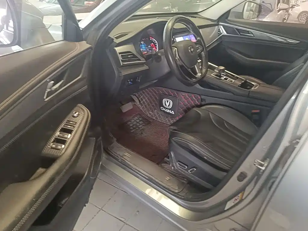Changan CS85 COUPE — фото 16