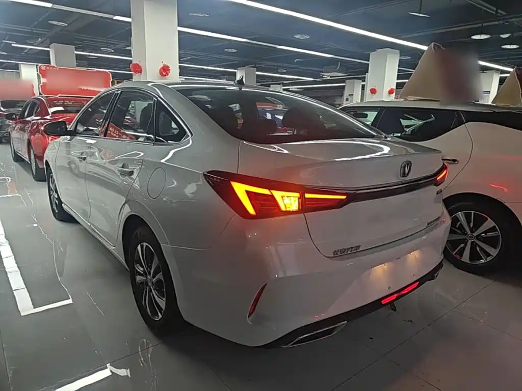 Changan Eado — фото 5