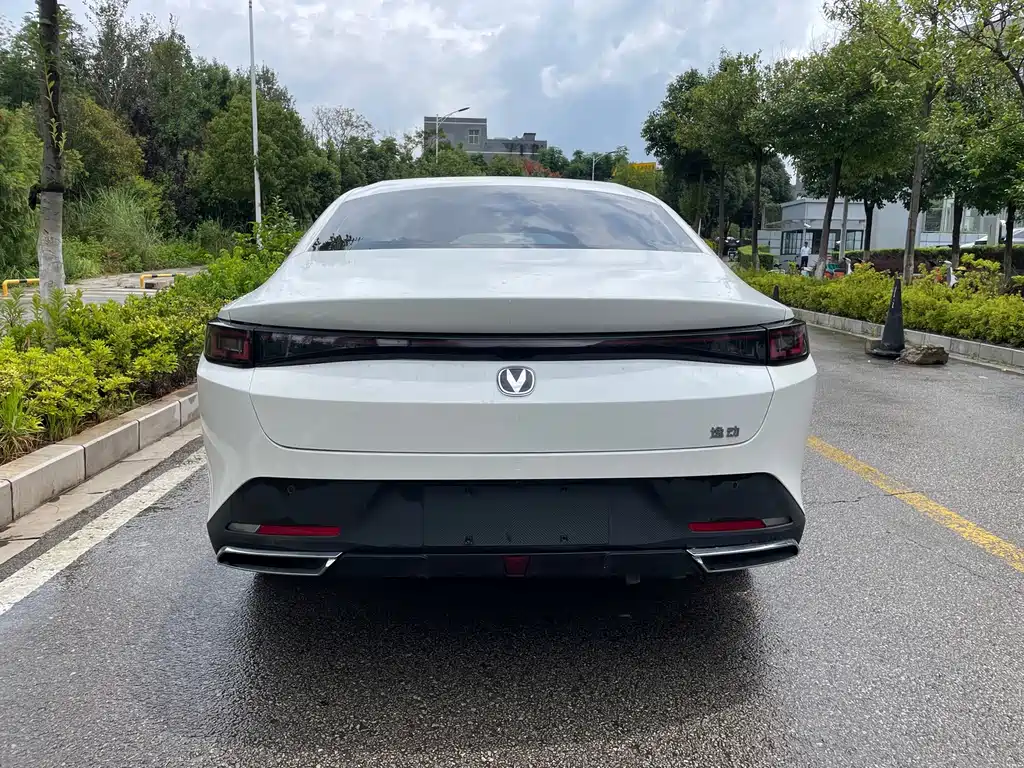 Changan Eado — фото 18