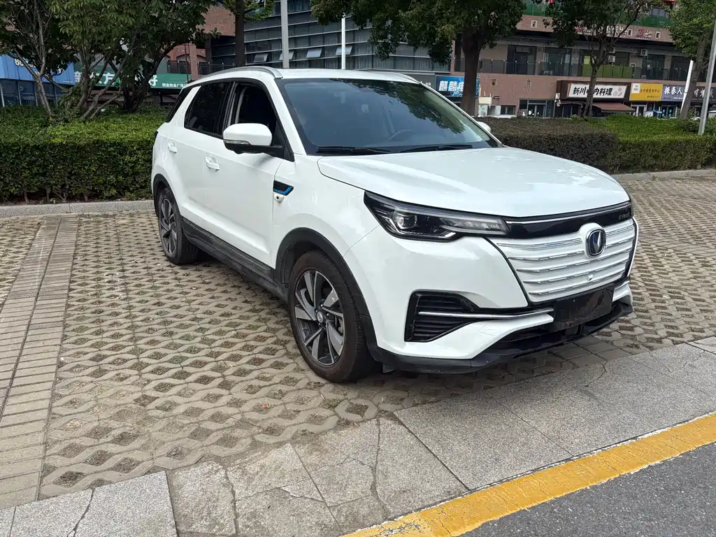 Changan CS55 EV — фото 3