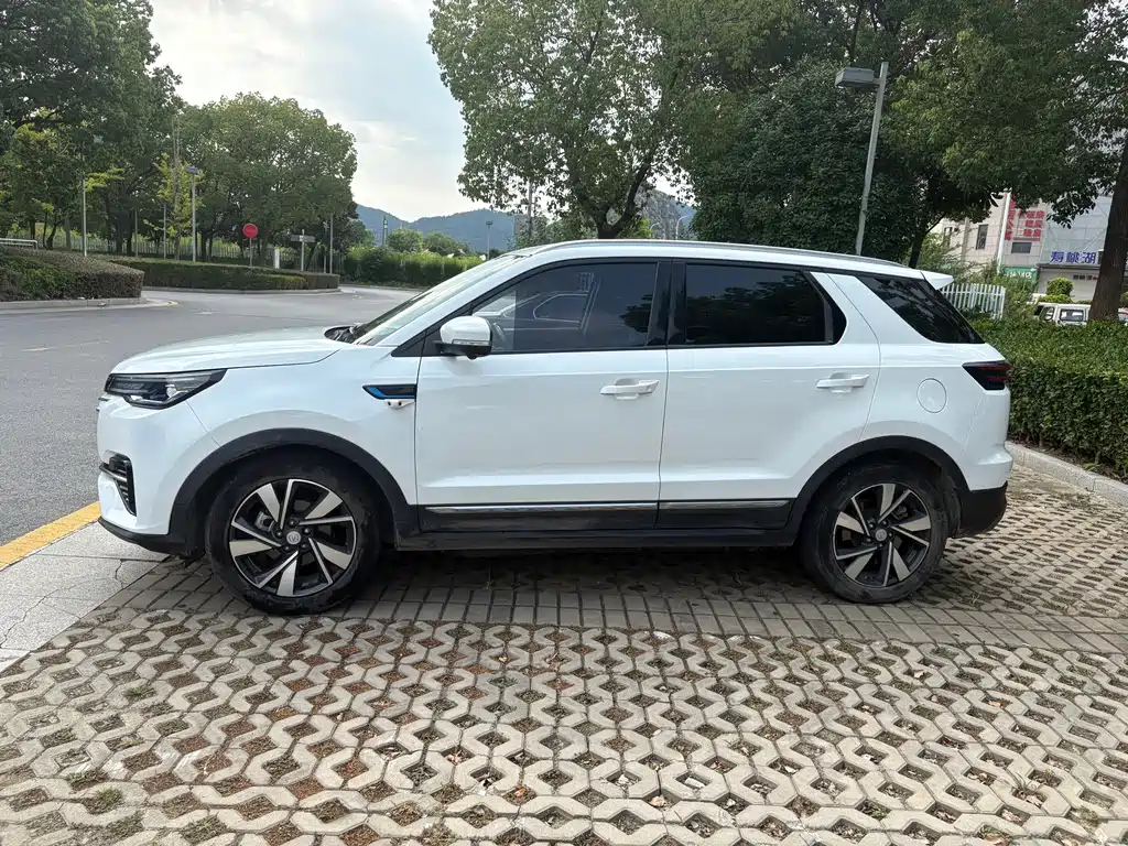 Changan CS55 EV — фото 4