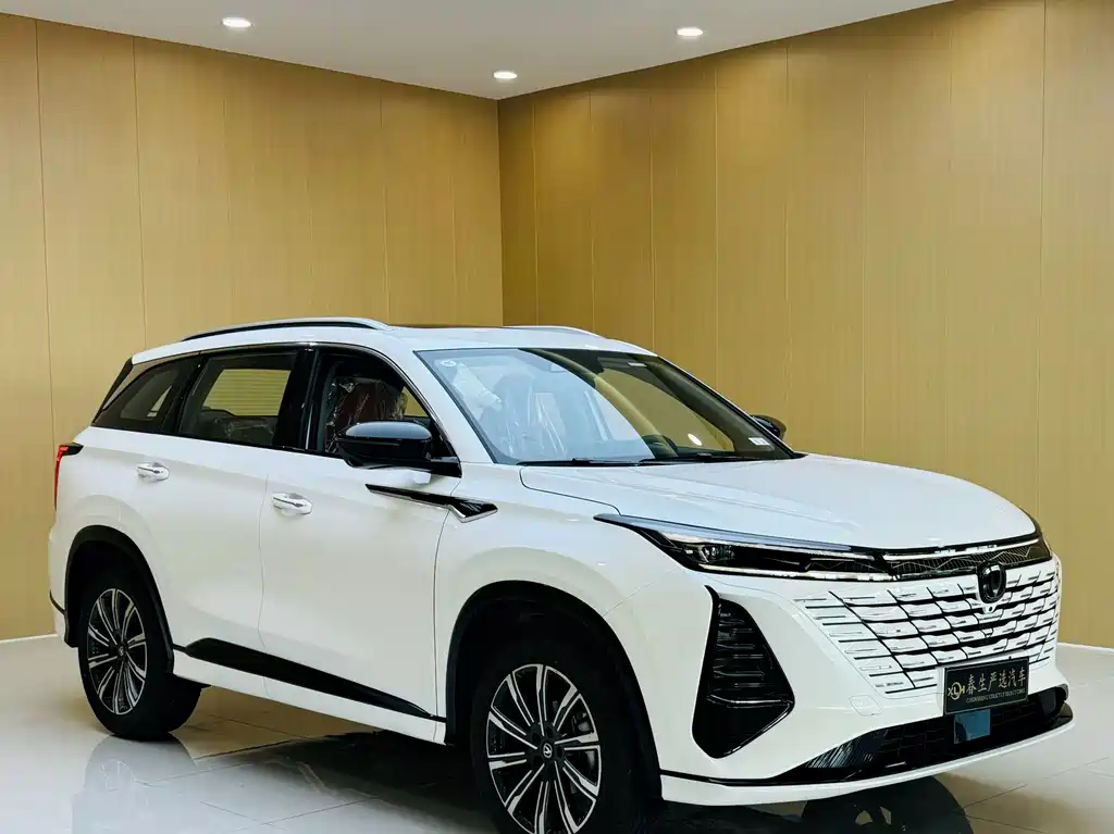 Changan CS75 PLUS — фото 3