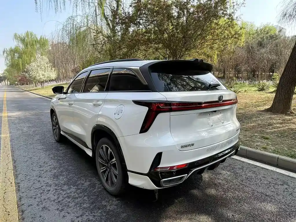 Changan CS75 PLUS — фото 4
