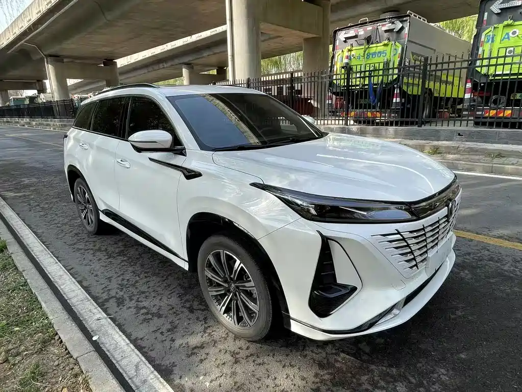 Changan CS75 PLUS — фото 7