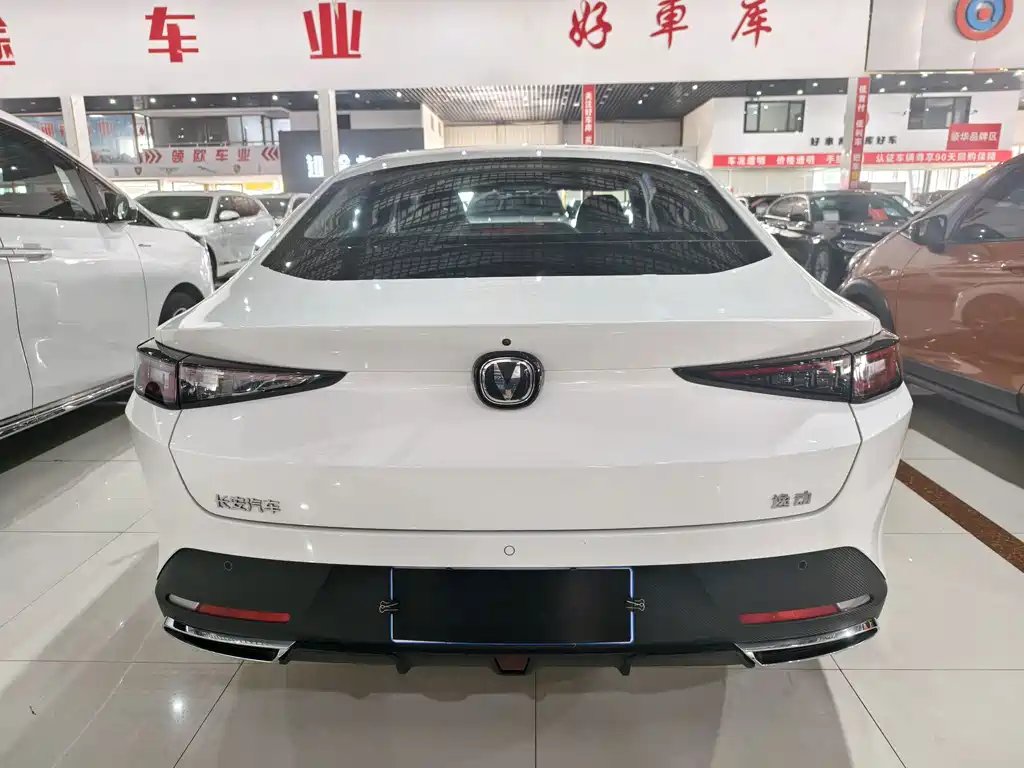 Changan Eado — фото 4
