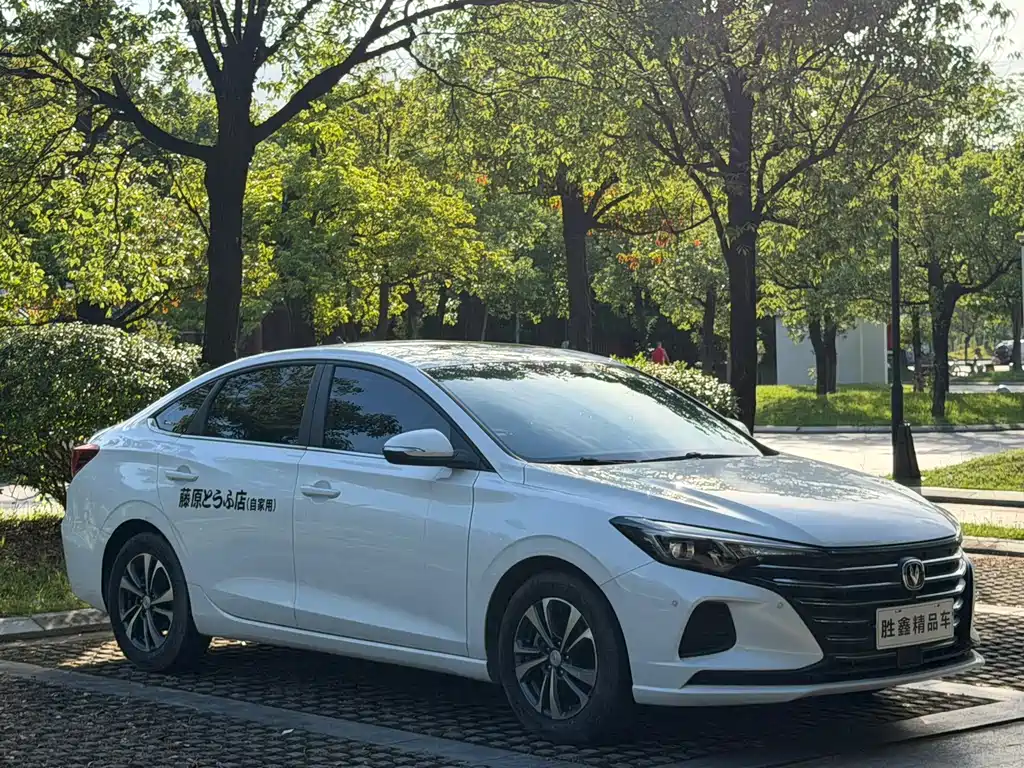 Changan Eado — фото 3