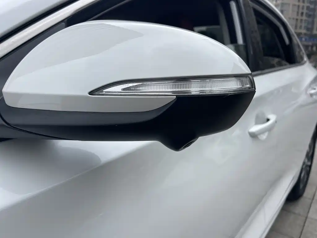 Changan Eado — фото 10