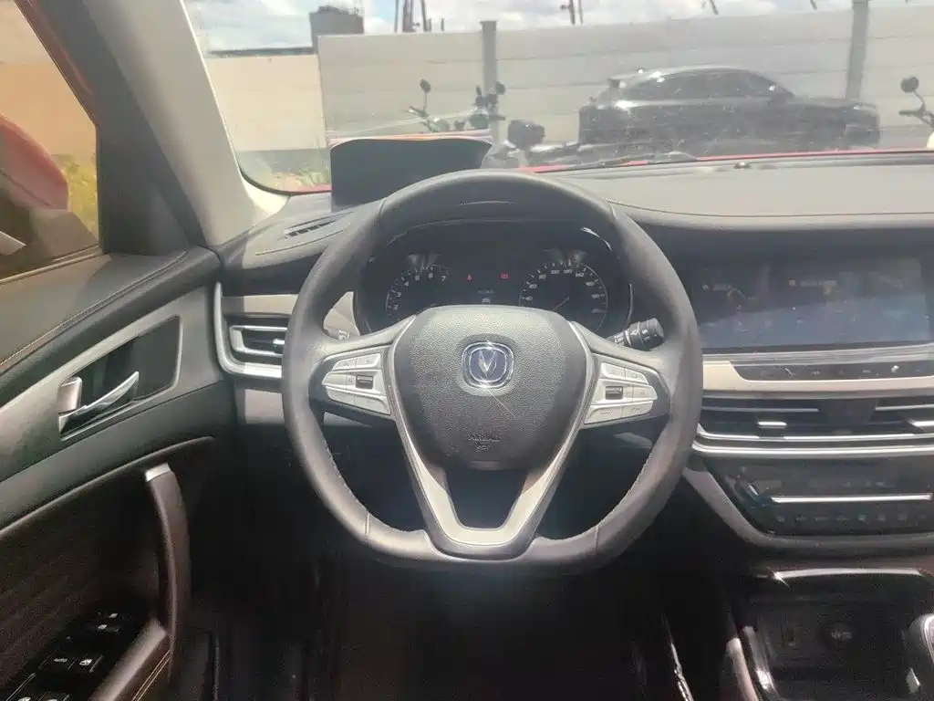 Changan CS35PLUS — фото 3