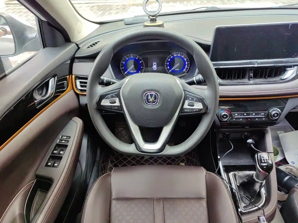 Changan Eado DT — фото 3