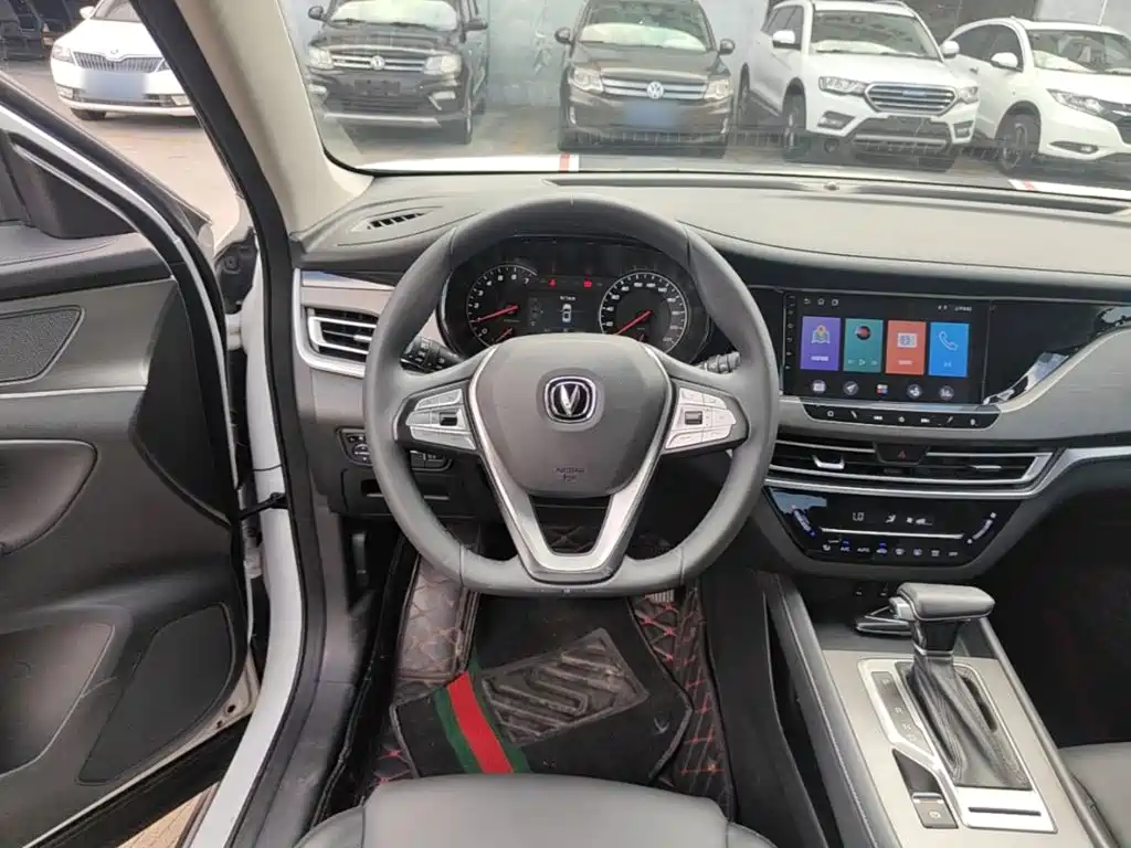 Changan CS35PLUS — фото 11