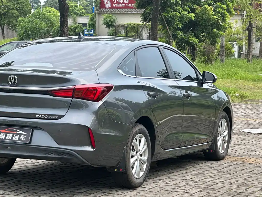 Changan Eado — фото 23