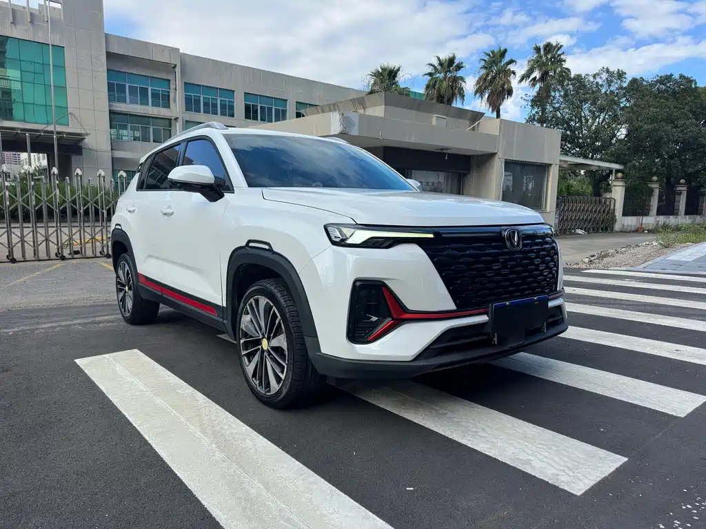 Changan CS35PLUS — фото 3