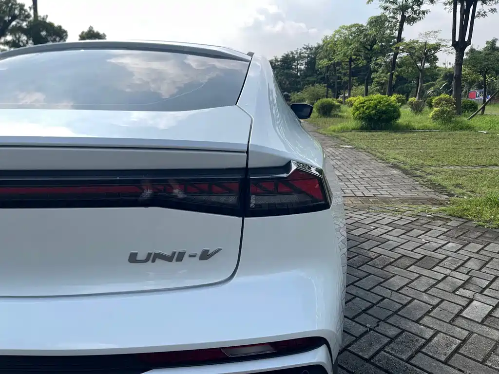 Changan UNI-V — фото 23