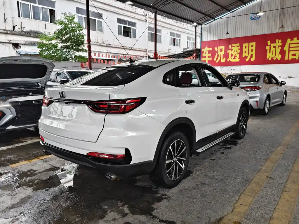 Changan CS85 COUPE — фото 8