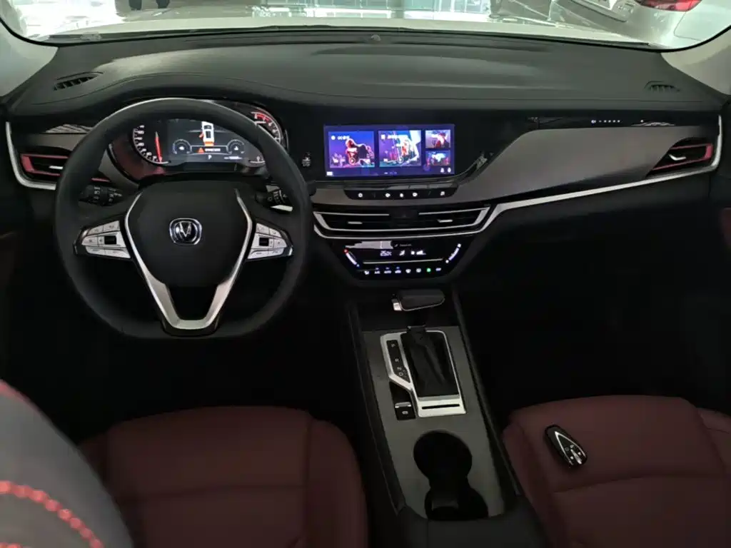 Changan CS35PLUS — фото 10