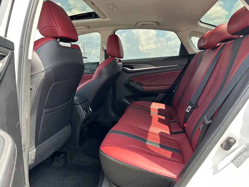 Changan Eado — фото 10