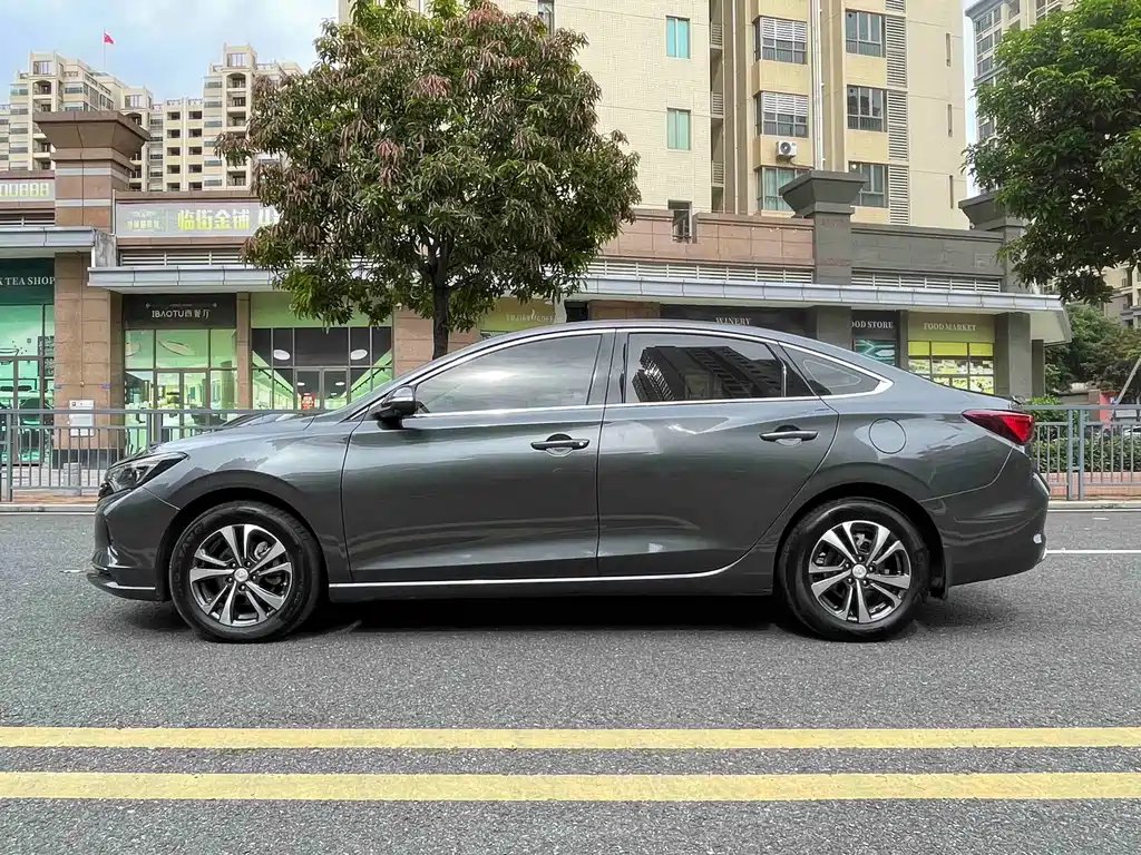 Changan Eado — фото 6