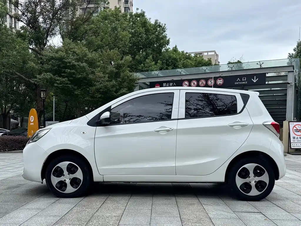 Changan Benben E-Star — фото 3