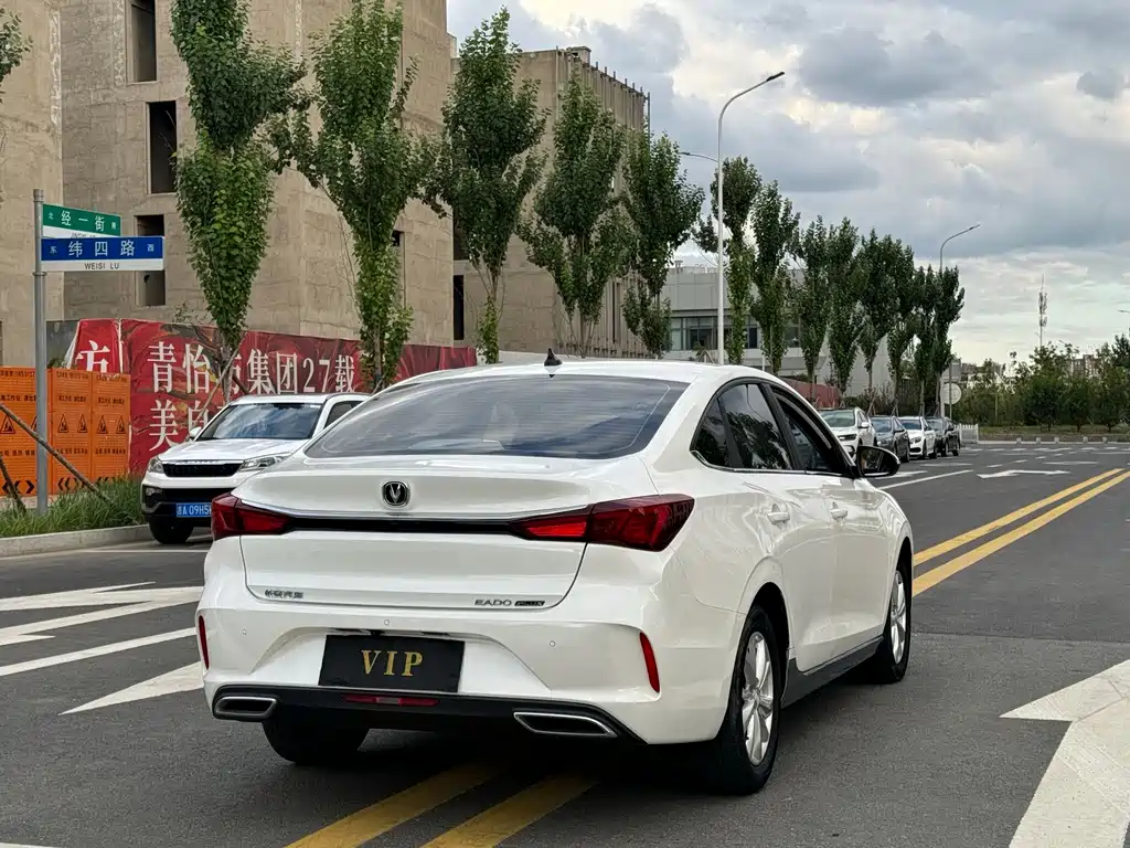 Changan Eado — фото 9