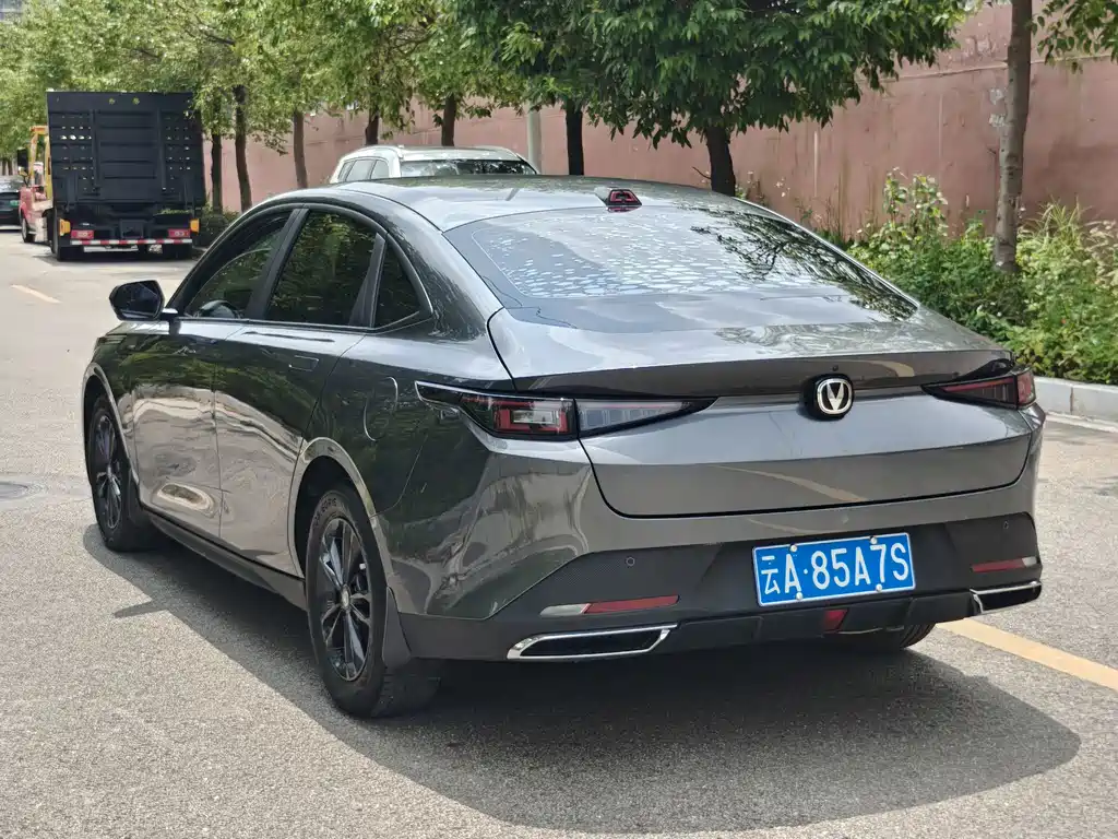 Changan Yida — фото 6
