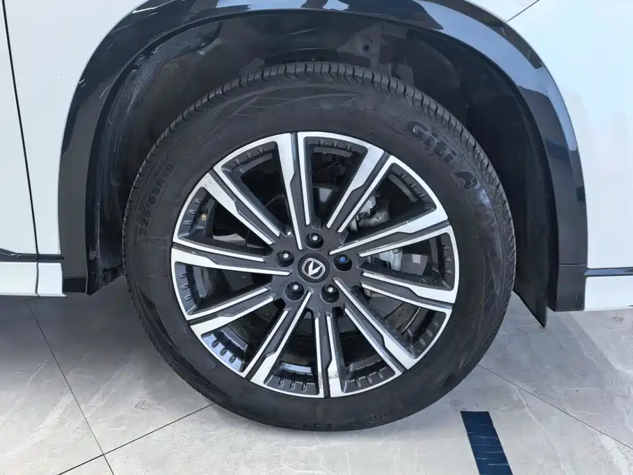 Changan CS75 PLUS — фото 6
