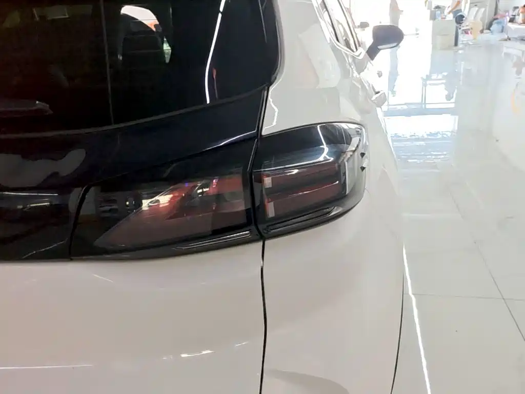 Changan New Energy E-Pro — фото 8