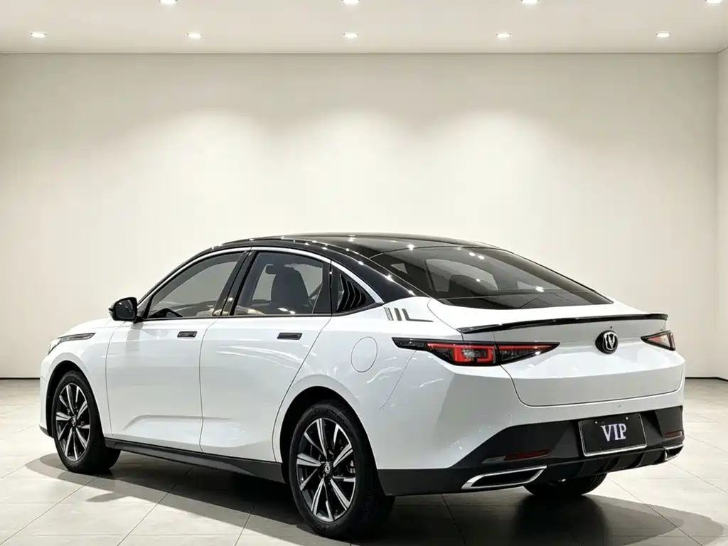 Changan Eado — фото 10