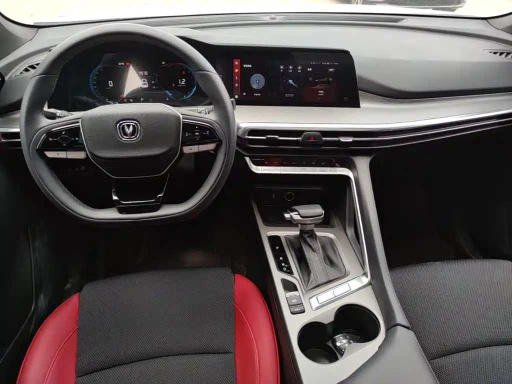 Changan CS35PLUS — фото 10