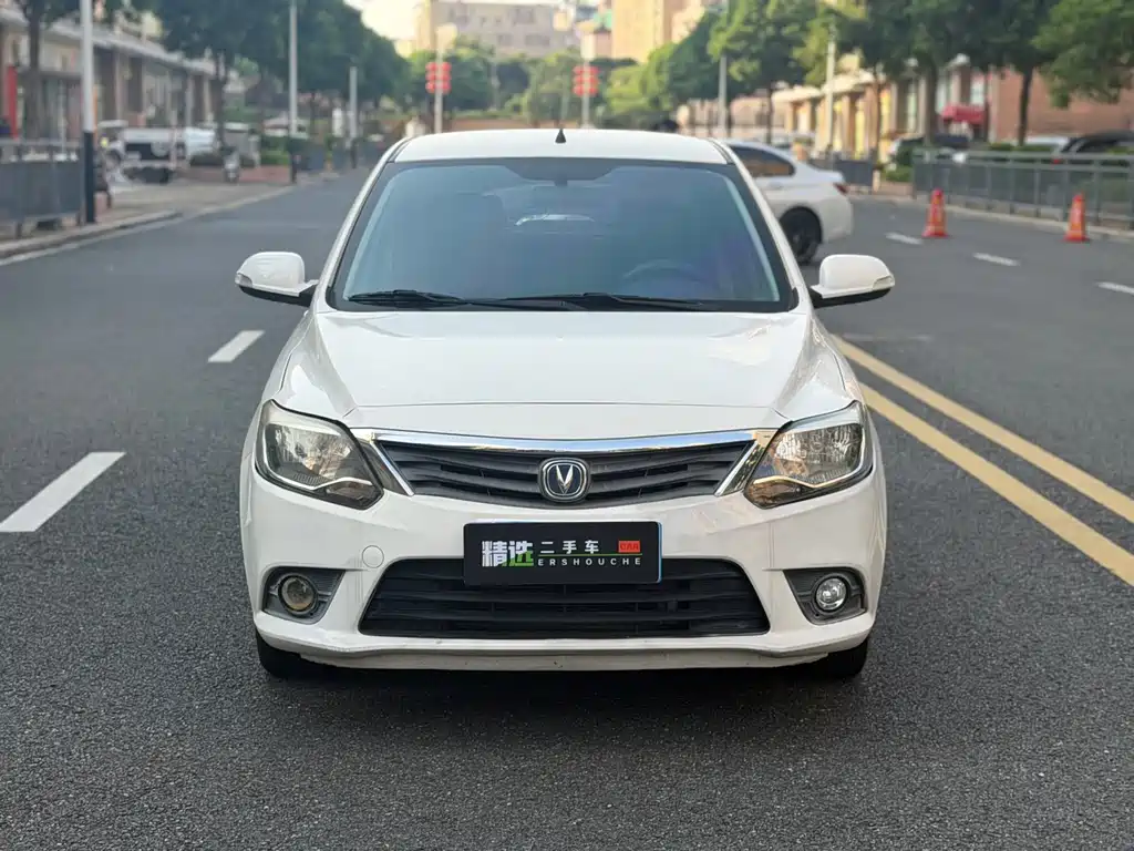 Changan V3 — фото 2