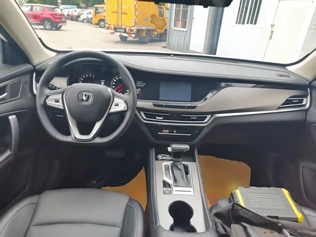 Changan CS35PLUS — фото 10
