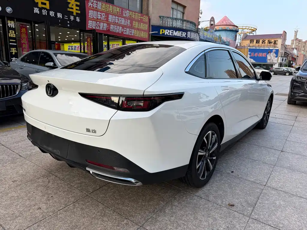Changan Eado — фото 8
