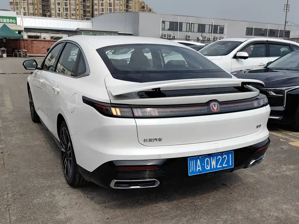 Changan Eado — фото 12