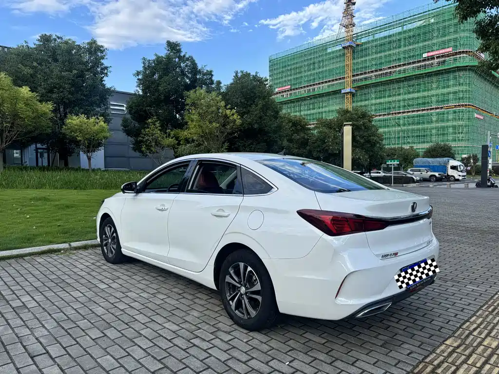 Changan Eado — фото 9