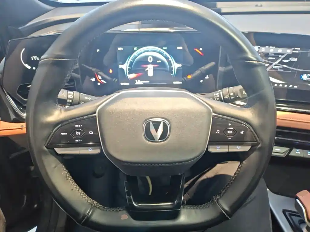 Changan X5 PLUS — фото 11