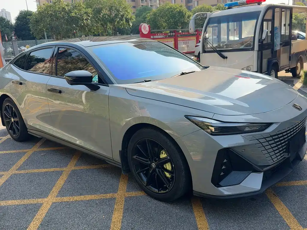 Changan UNI-V