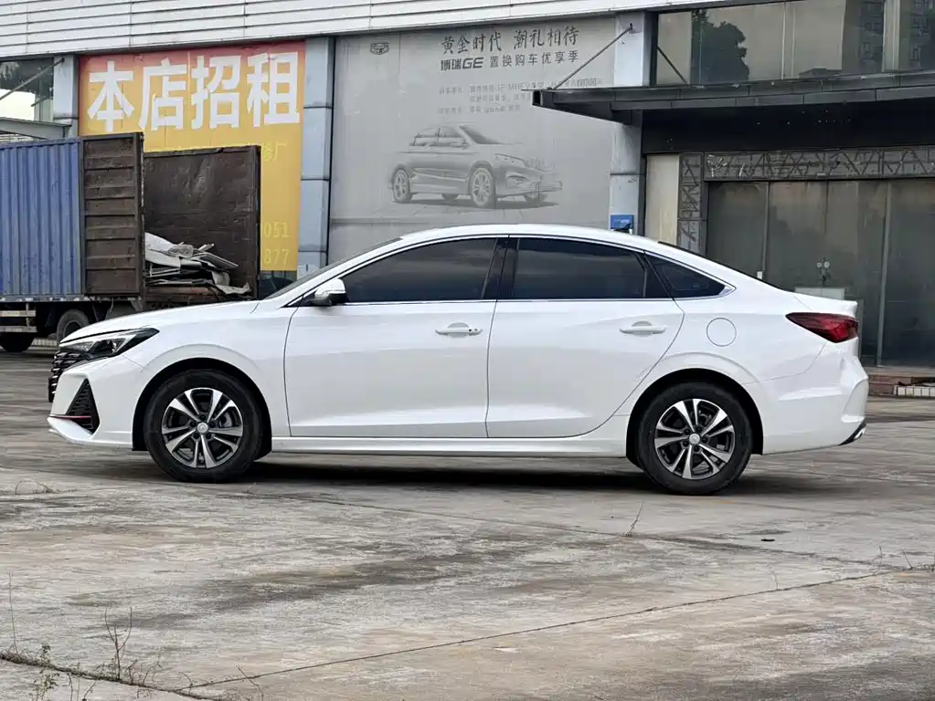 Changan Eado — фото 10