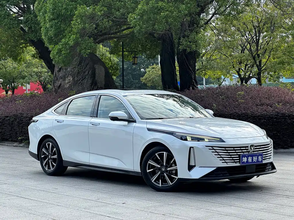 Changan Eado — фото 3