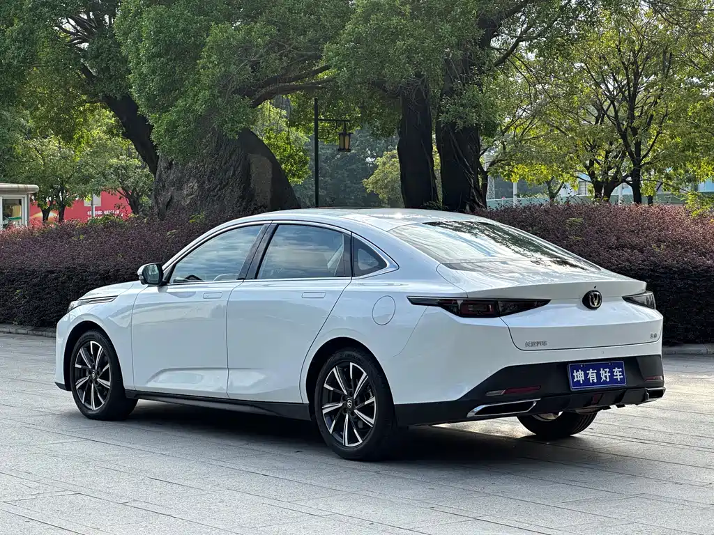 Changan Eado — фото 4