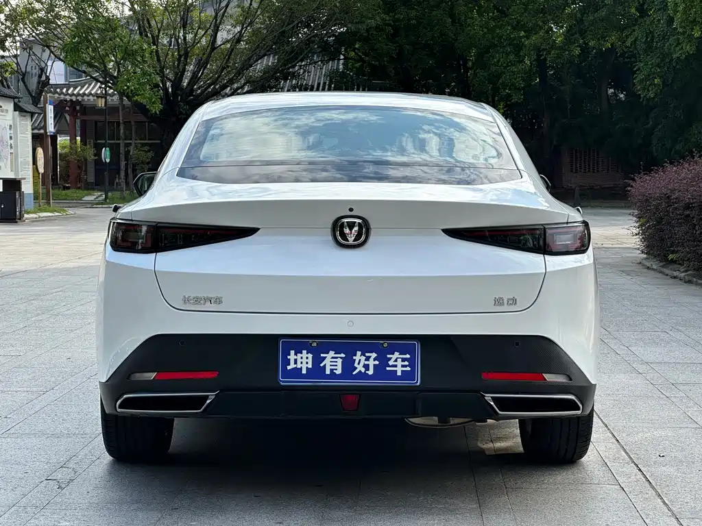 Changan Eado — фото 5