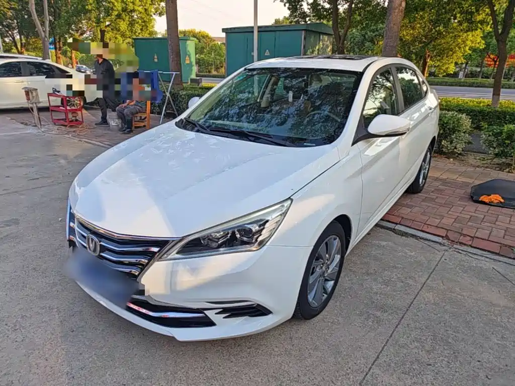 Changan Eado DT — фото 2