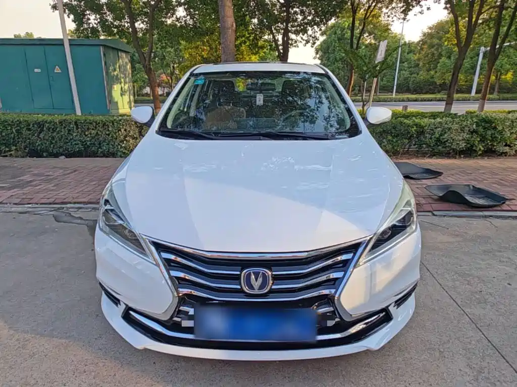 Changan Eado DT — фото 3