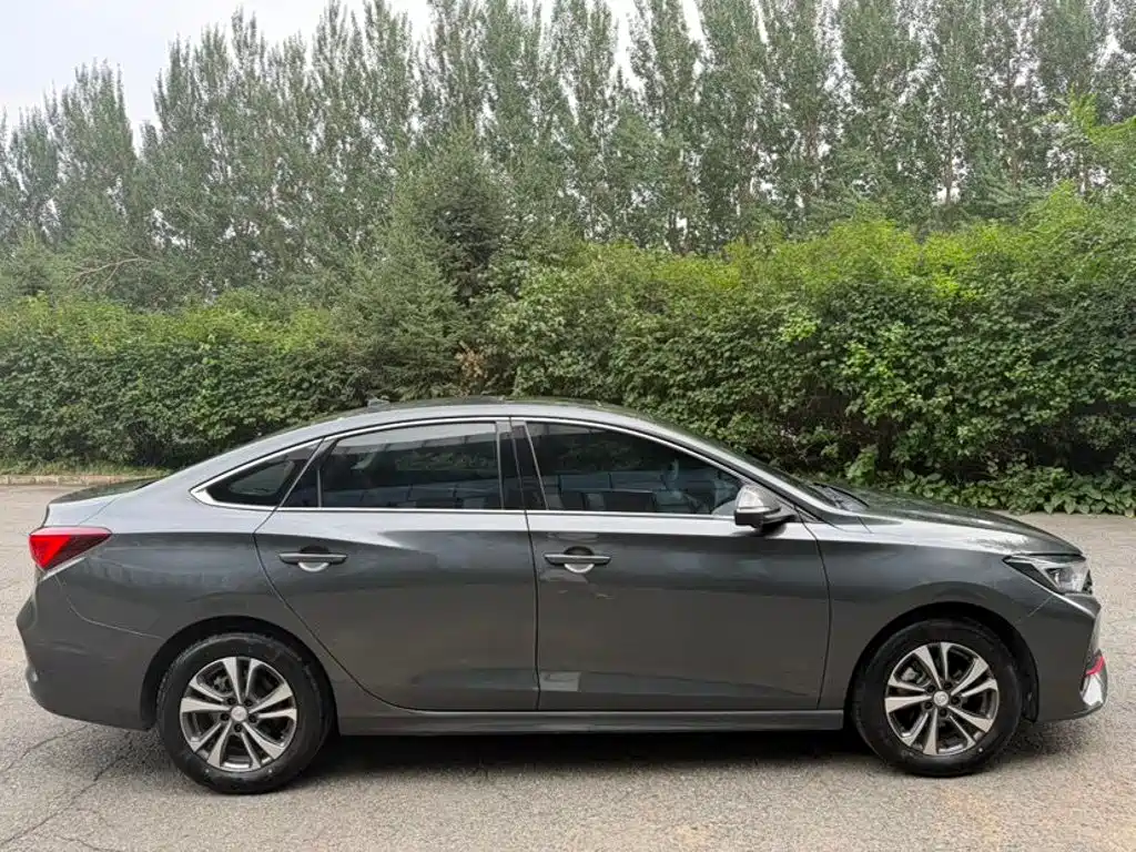 Changan Eado — фото 3