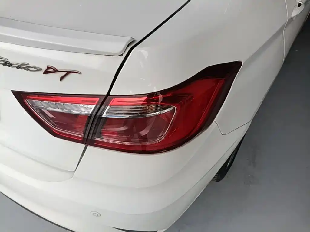 Changan Eado DT — фото 8