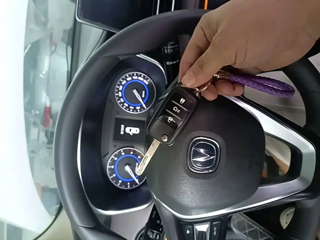 Changan Eado DT — фото 9
