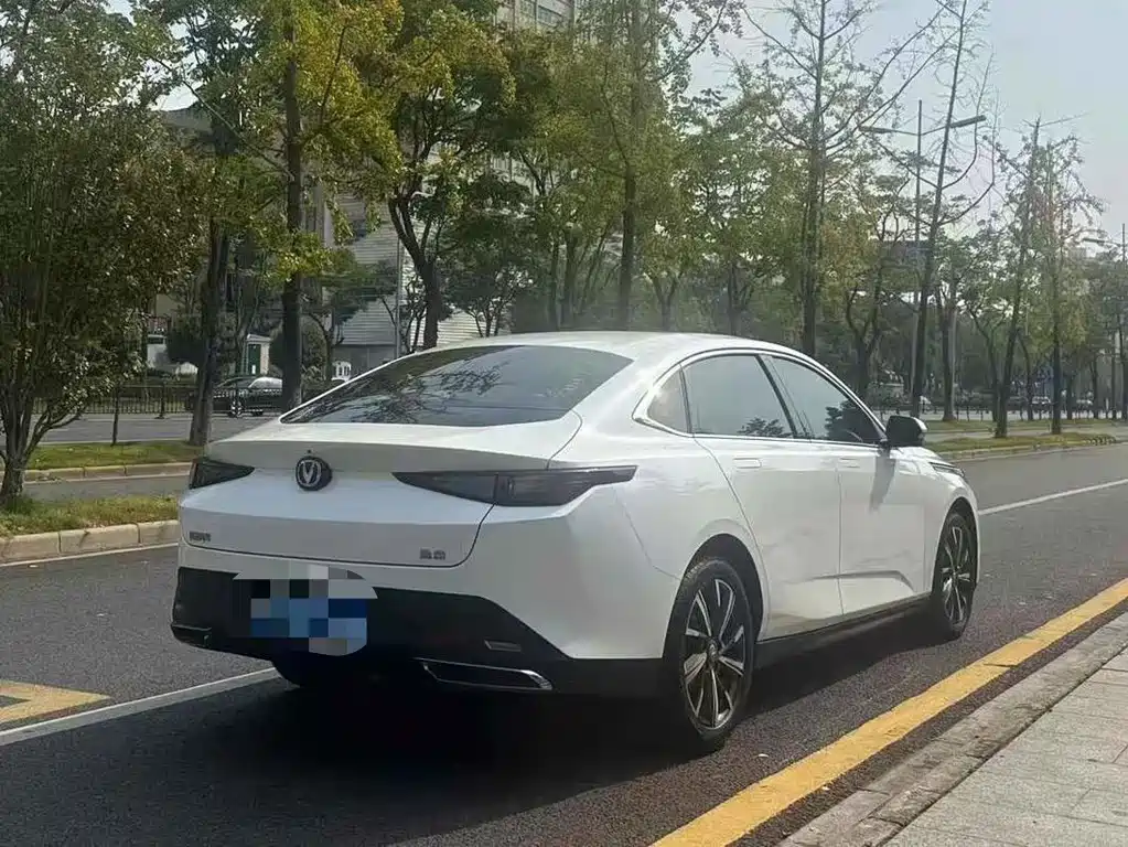 Changan Eado — фото 4