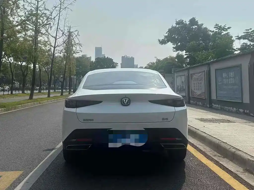 Changan Eado — фото 5