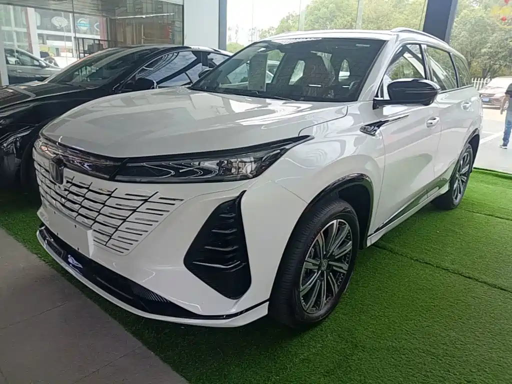 Changan CS75 PLUS — фото 2