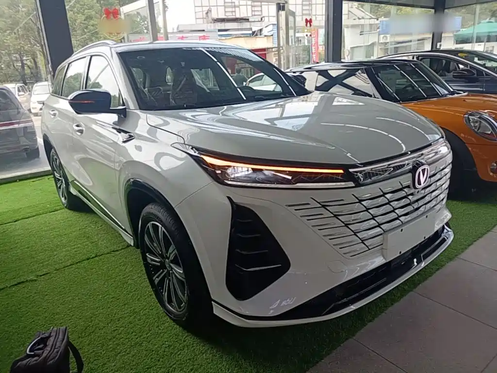 Changan CS75 PLUS — фото 4