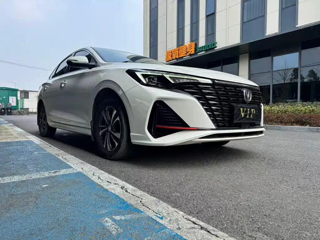 Changan Eado — фото 3